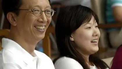 开云APP-恩爱24年抵不过现实！74岁梁锦松衰老明显，48岁伏明霞仍貌美如花|婚姻|人生|岁月|两人|圈层_新浪娱乐_新浪新闻