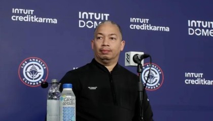 胜勇士采访！泰伦卢谈2将发挥+备战附加赛，加兰回应对位库里！