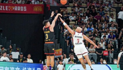 开云娱乐-贺希宁：没有团队帮助我拿不到MVP，感谢今晚所有人复出的努力