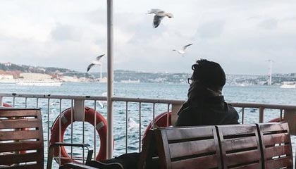 耐克官方晒詹姆斯和赵睿指导国青队训练集锦 老詹寄语要重视训练